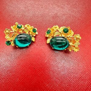 Vintage Gold Tone Flower Design Green Rhinestones Stud Earrings